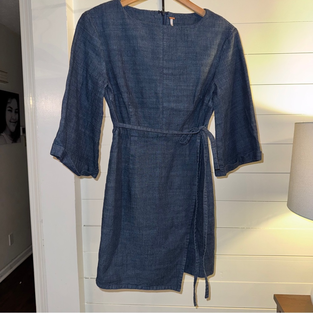 Free People Blue Denim‎ 1/4 Sleeve Dress. Tie waist, faux wrap skirt,Size Small